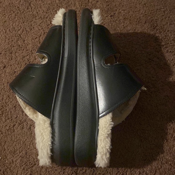 Alexander McQueen shearling slide sandals. - Picture 5 of 14